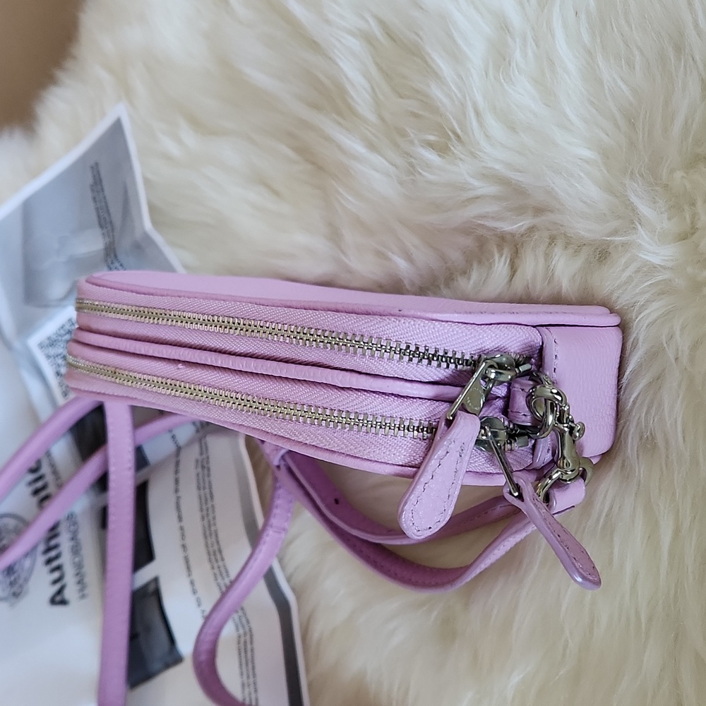 Adorable Coach Pink Leather Double Zippered Mini Camera Crossbody Bag 🩷🌸🩶 - Picture 7 of 16